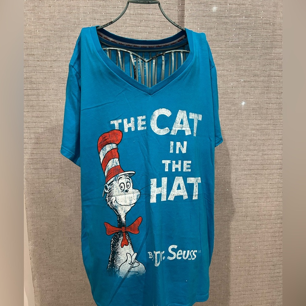 Women’s (2XL) Dr. Suess Cat in the Hat tee